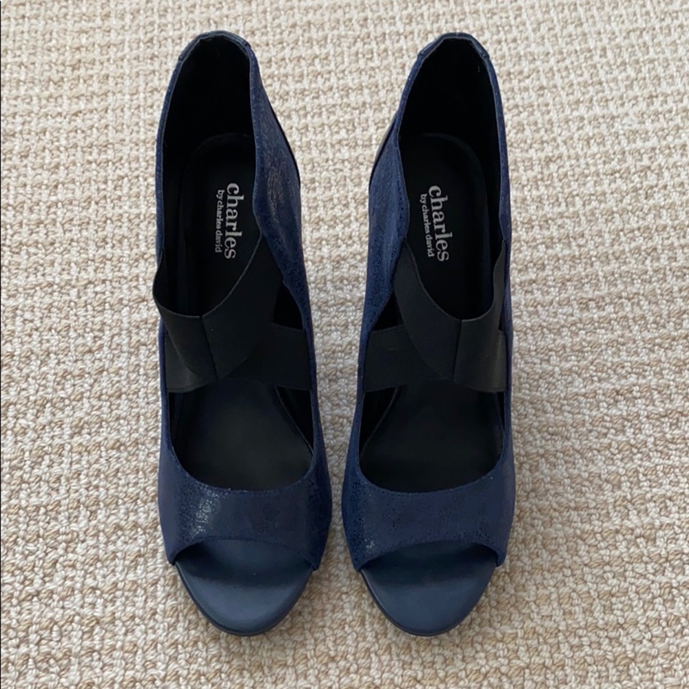 Strap sandals
